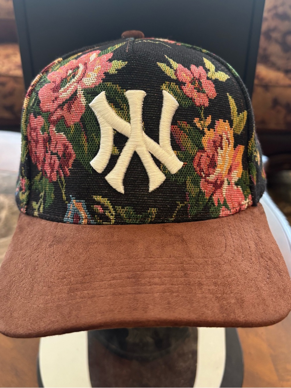 New York Yankees Jacquard made fabric Floral SnapBack Hat.